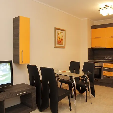 מלון דירות Apartcomplex Esteban נסבר