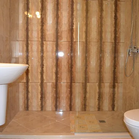 Apartcomplex Esteban מלון דירות נסבר